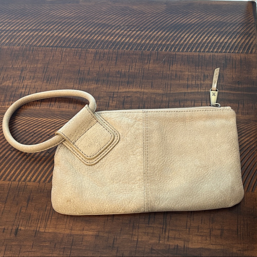 HOBO Sable Cream/ Metallic Leather Wristlet